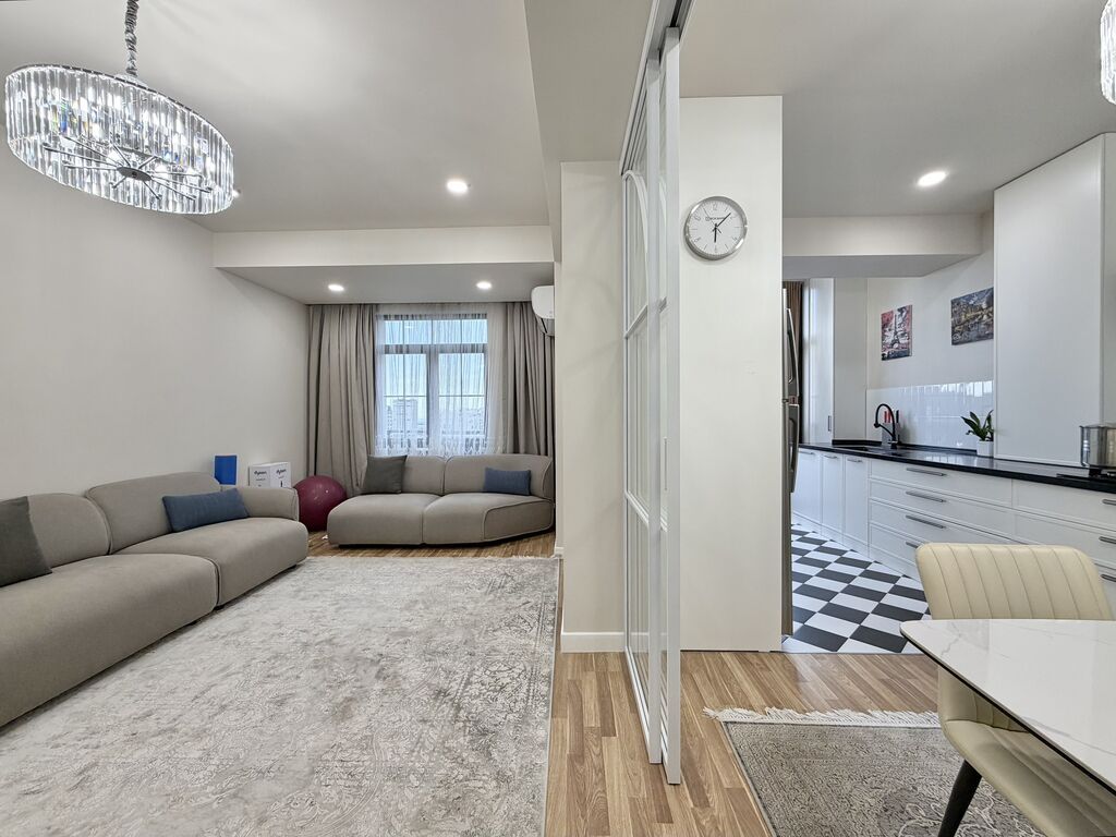 4 комнаты, 120 м², Золотой квадрат Элитка, 8 этаж, Евроремонт: фото 2