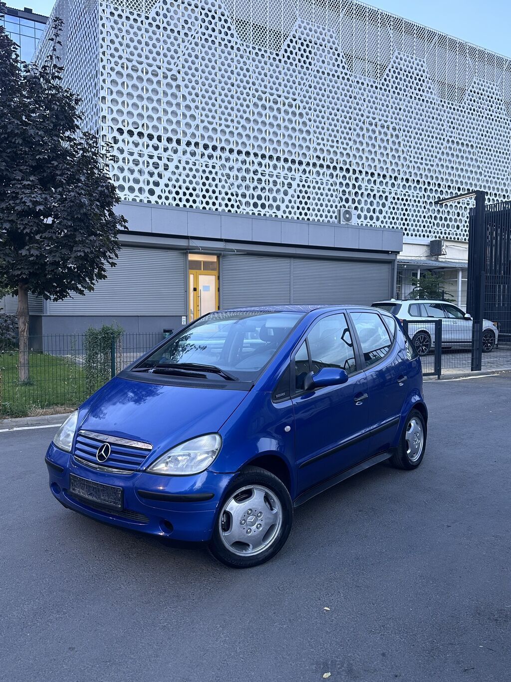 Mercedes-Benz A-Class: 1999 г., 1.4 л, Автомат, Бензин, Хэтчбэк: фото 2