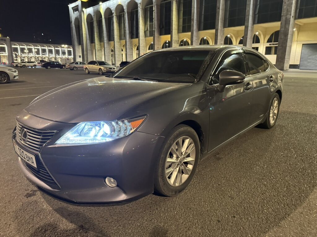 Lexus ES: 2013 г., 2.5 л, Вариатор, Гибрид, Седан: фото 1