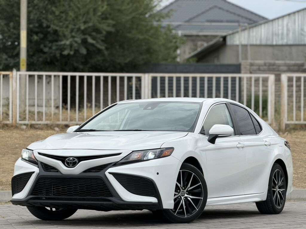 Toyota Camry: 2021 г., 2.5 л, Автомат, Бензин, Седан: фото 3