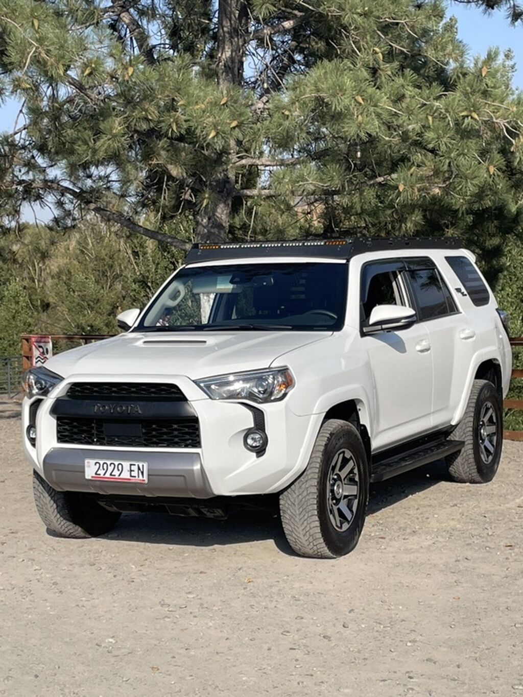 Toyota 4Runner: 2020 г., 4 л, Автомат, Бензин, Внедорожник: фото 4