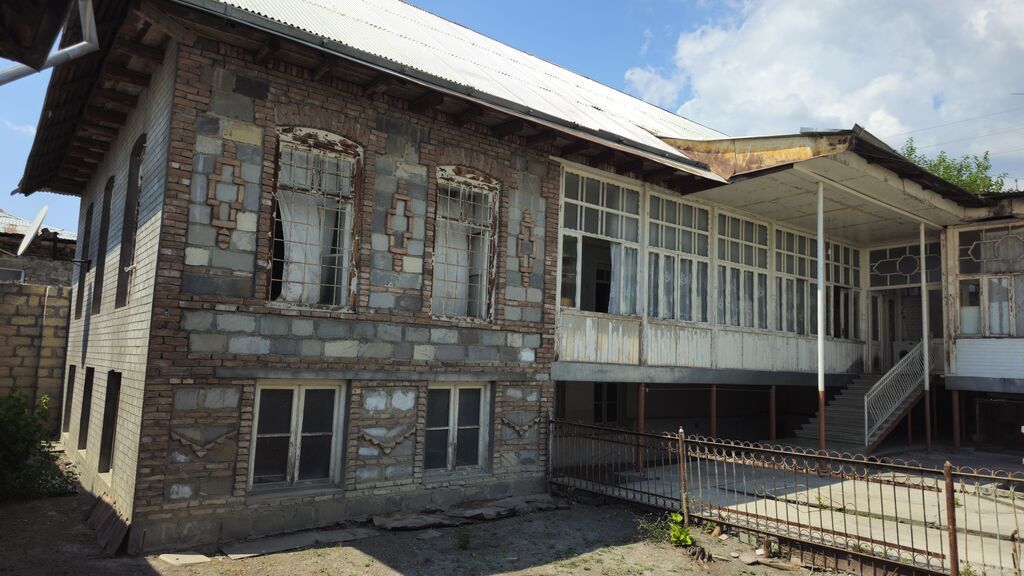 4 otaqlı, 218 kv. m, Kredit yoxdur, Orta təmir