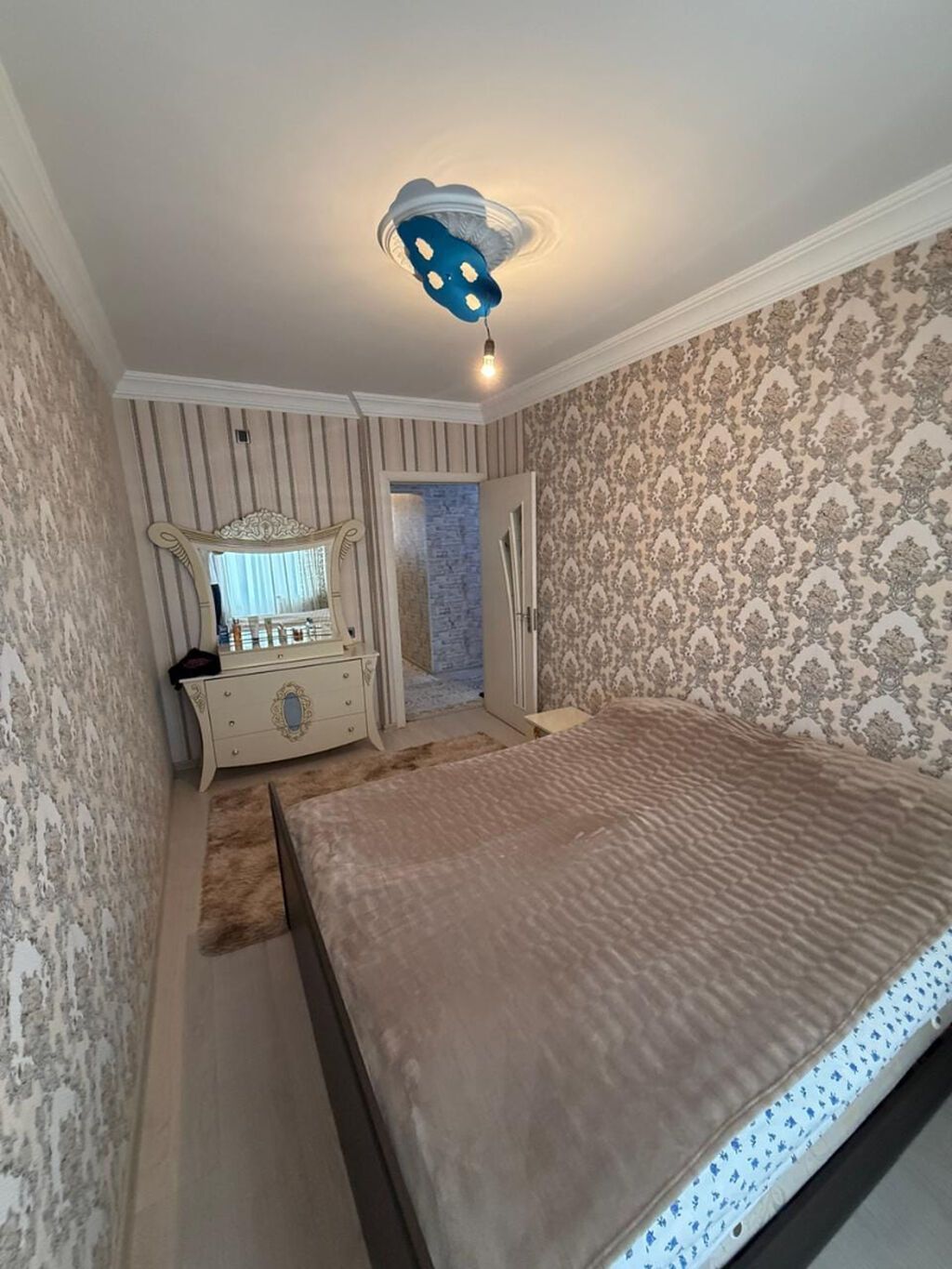 Bakı, Bakıxanov qəs., 3 otaqlı, Köhnə tikili, 90 kv. m