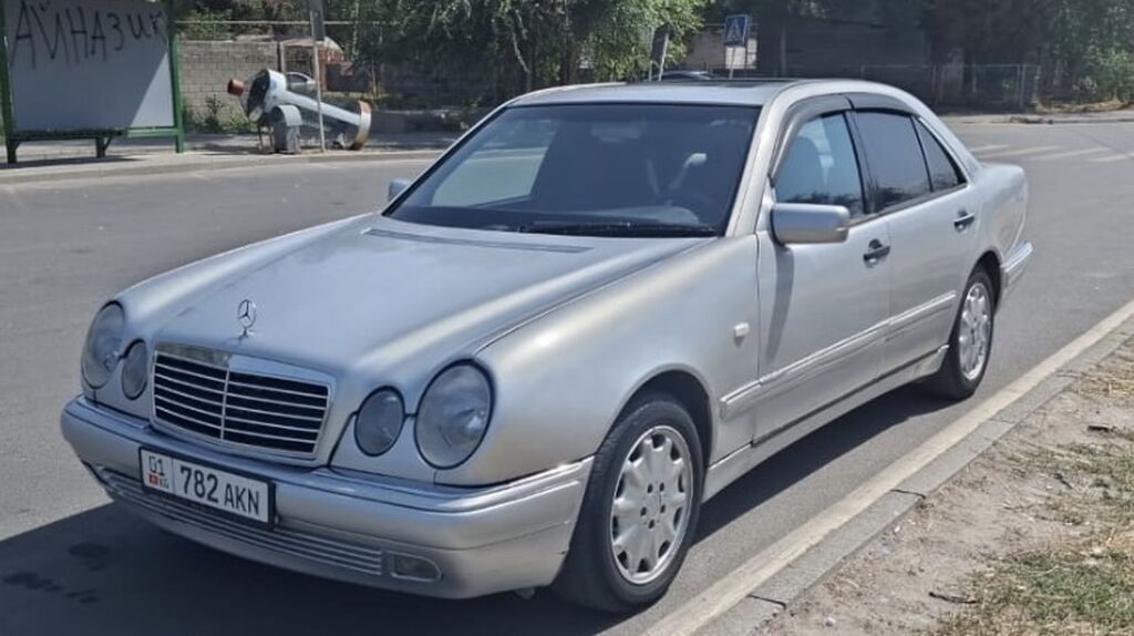 Mercedes-Benz E-Class: 1996 г., 2.3 л, Механика, Бензин, Седан: фото 2