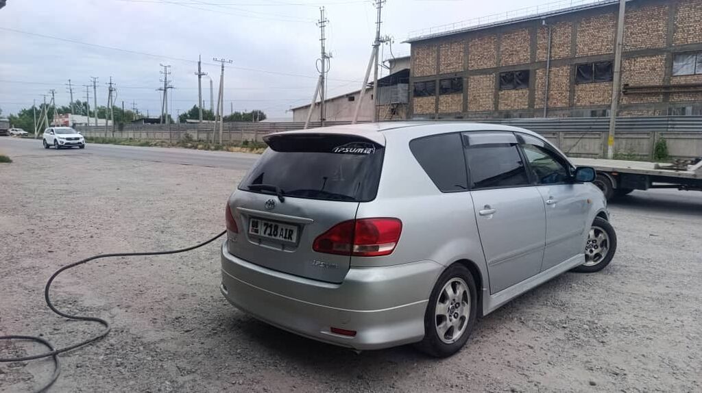 Toyota Ipsum: 2003 г., 2.4 л, Автомат, Бензин, Минивэн: фото 5