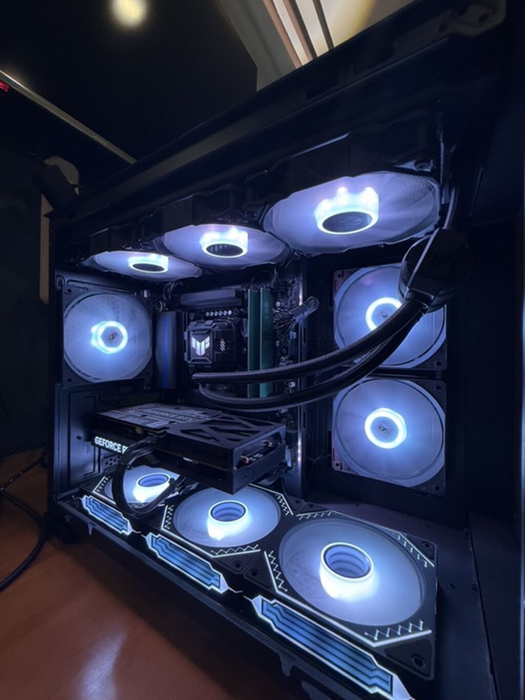 Игровой ПК с периферией и RGB подсветкой: фото 2