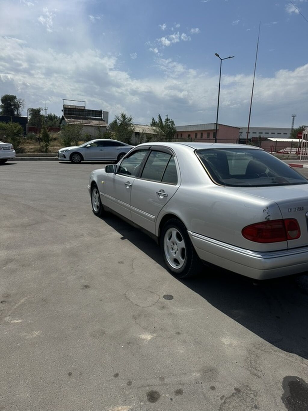 Mercedes-Benz E-Class 1999 г., седан: фото 5
