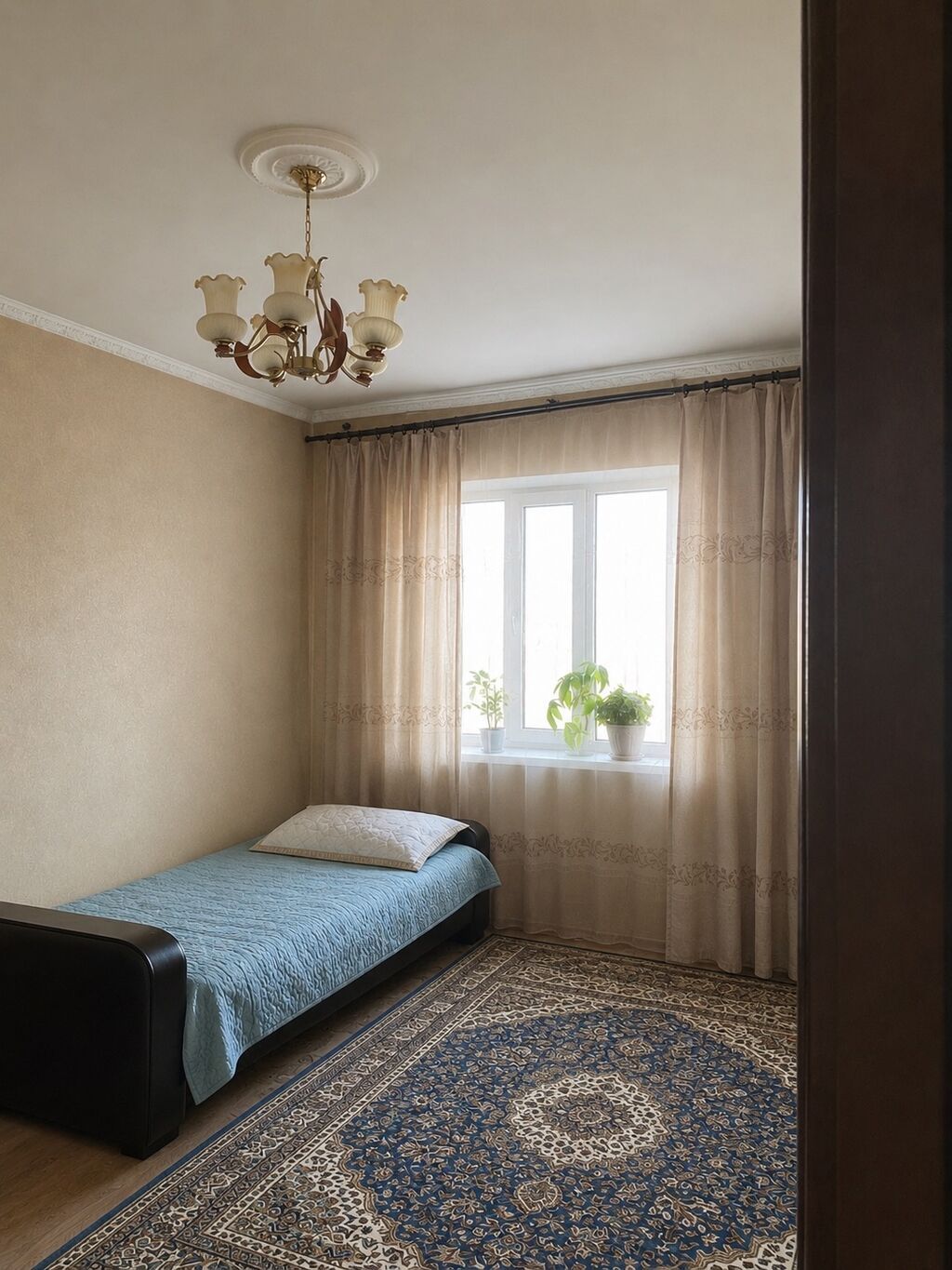 3 комнаты, 56 м², 105 серия, 4 этаж, Старый ремонт: фото 1