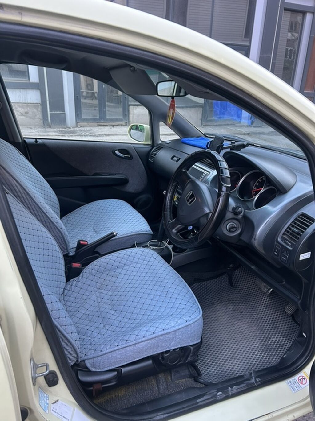 Honda Fit: 2002 г., 1.3 л, Автомат, Бензин, Хэтчбэк: фото 3