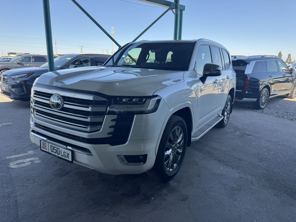 Toyota Land Cruiser: 2022 г., Бензин, Внедорожник: фото 4