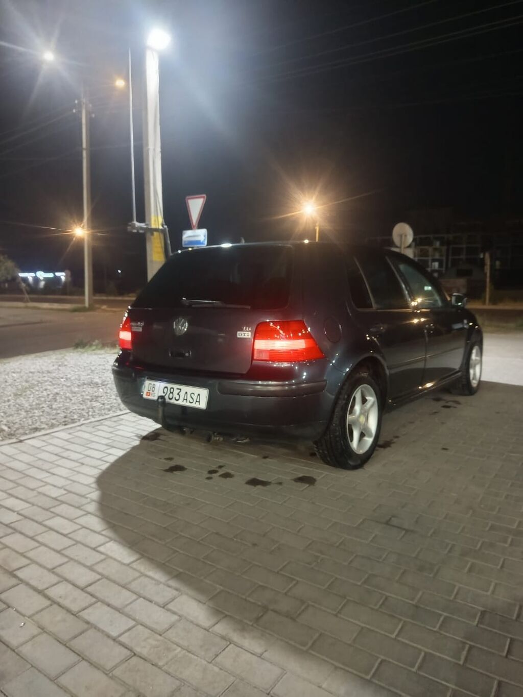 Volkswagen Golf: 2000 г., 1.6 л, Механика, Бензин, Хэтчбэк: фото 3
