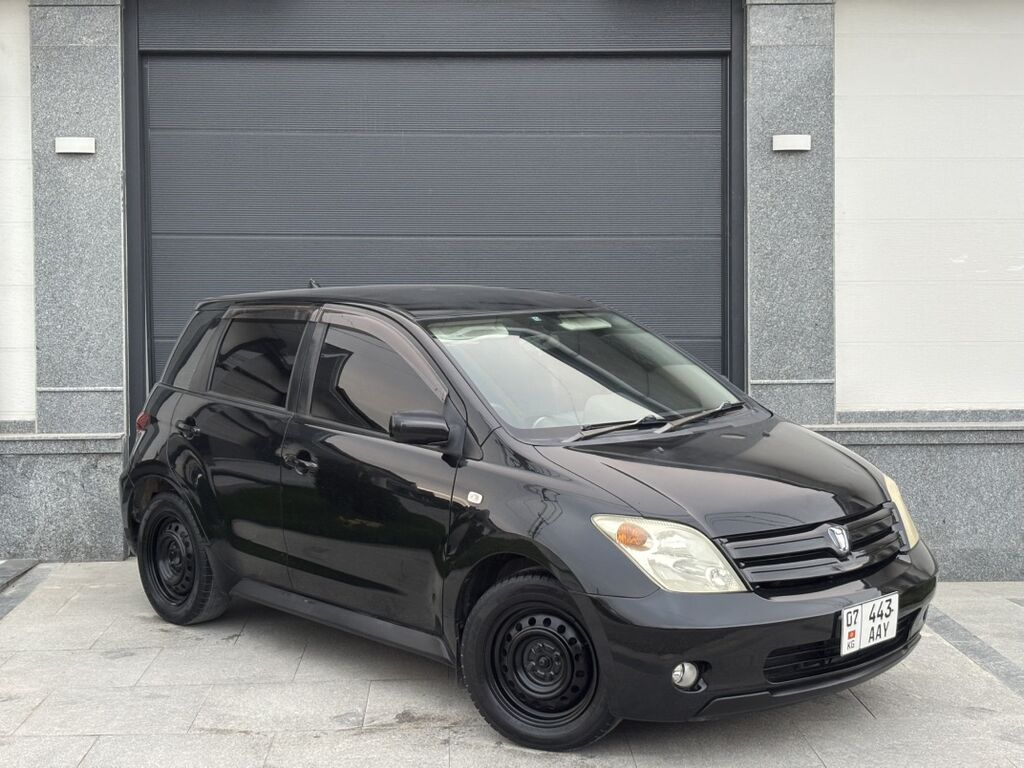 Toyota Ist: 2003 г., 1.3 л, Автомат, Бензин, Хэтчбэк: фото 2