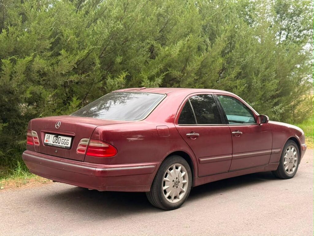 Mercedes-Benz E-Class: 2001 г., 4.3 л, Автомат, Бензин, Седан: фото 3