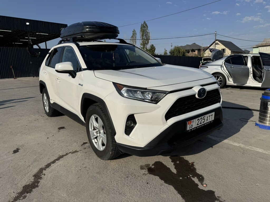 Toyota RAV4: 2019 г., Гибрид, Кроссовер: фото 4