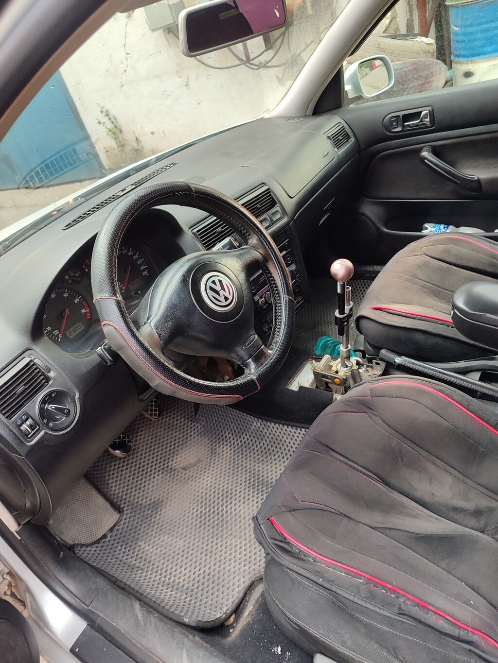 Volkswagen Golf: 2003 г., 2 л, Механика, Бензин, Хэтчбэк: фото 3