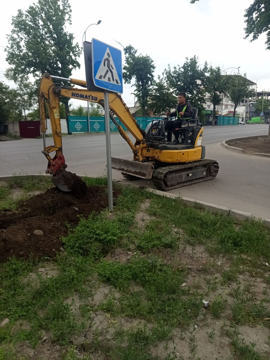 Услуги экскаватора | Выкорчевывание пней, Траншеи, Котлованы: фото 3