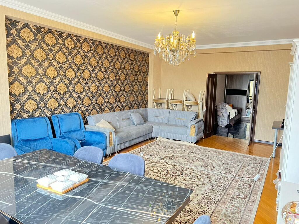 3 otaqlı, Yeni tikili, m. Elmlər Akademiyası, 147 kv. m