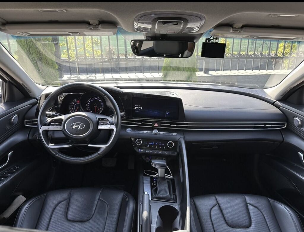 Hyundai Avante: 2022 г., Автомат, Газ: фото 5