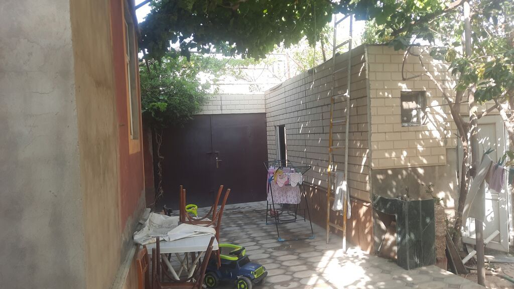 6 otaqlı, 182 kv. m, Yeni təmirli