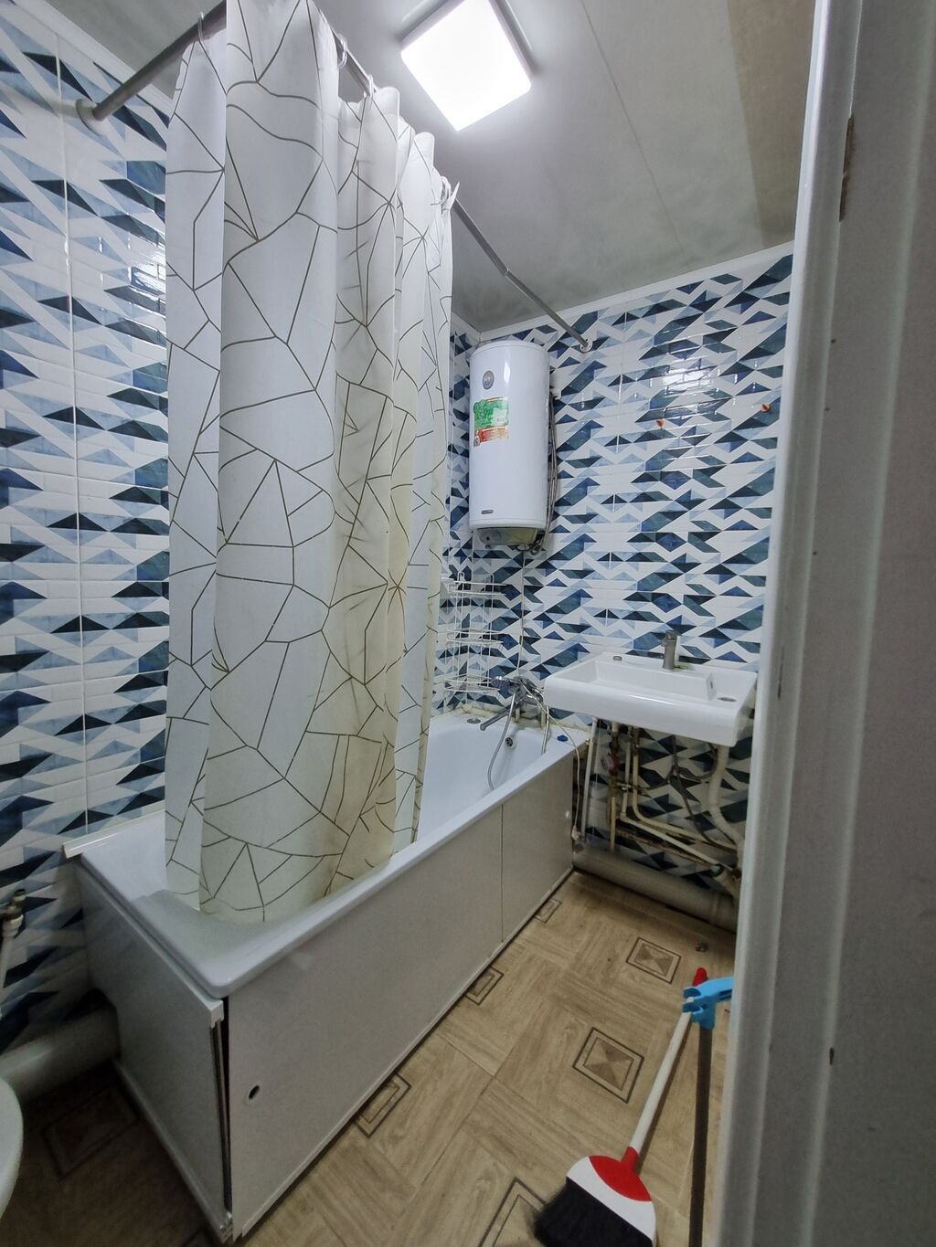 3 комнаты, 58 м², Хрущевка, 4 этаж, Косметический ремонт — фото 4