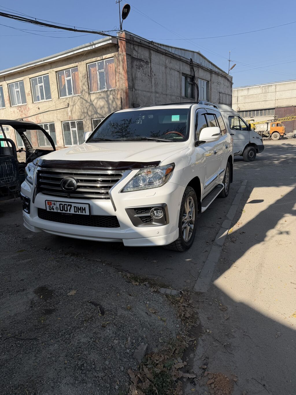 Lexus LX: 2014 г., 5.7 л, Автомат, Бензин, Внедорожник: фото 1