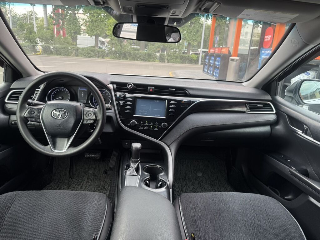 Toyota Camry: 2018 г., 2.5 л, Автомат, Бензин, Седан: фото 4