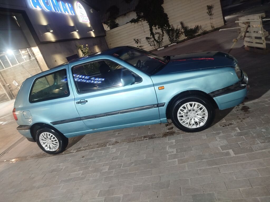 Volkswagen Golf: 1992 г., 1.8 л, Бензин, Хэтчбэк: фото 2