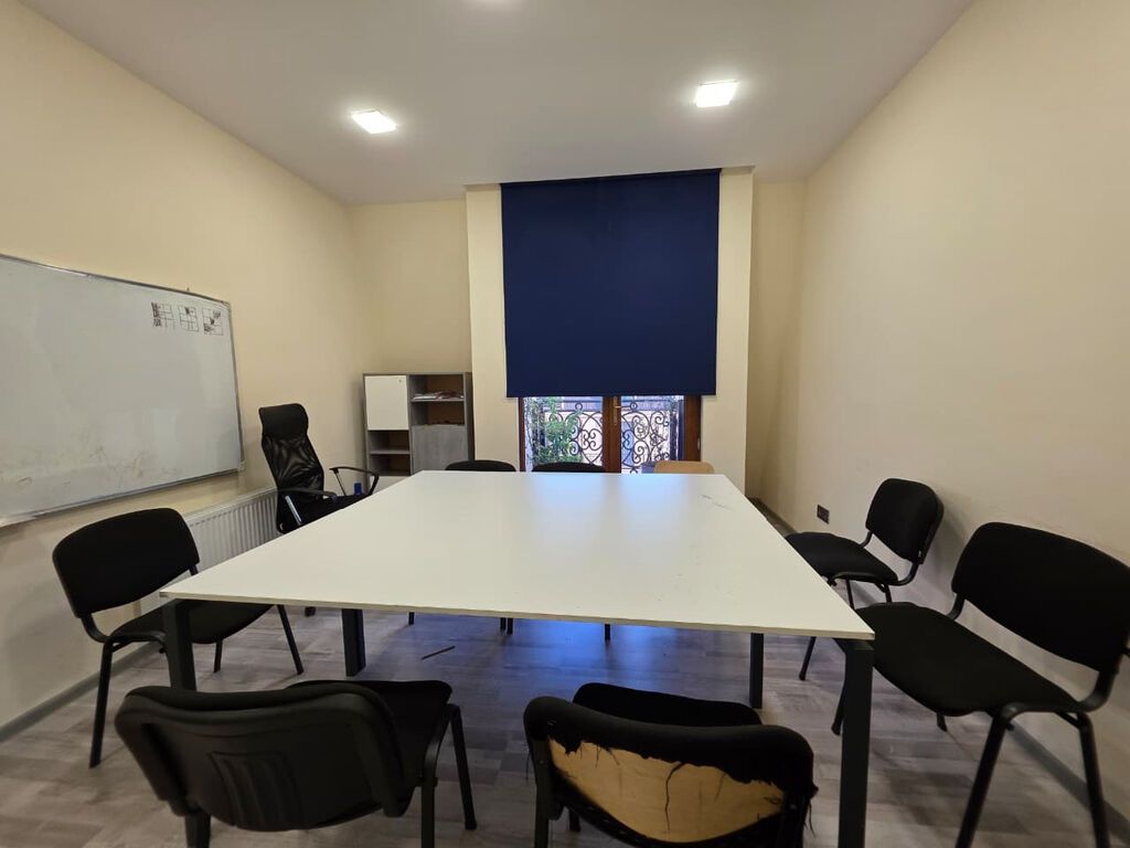 Ağ Şəhərdə ofis icarəyə verilir Ünvan: Ağ Şəhər Sahə: 25 m² Qiymət