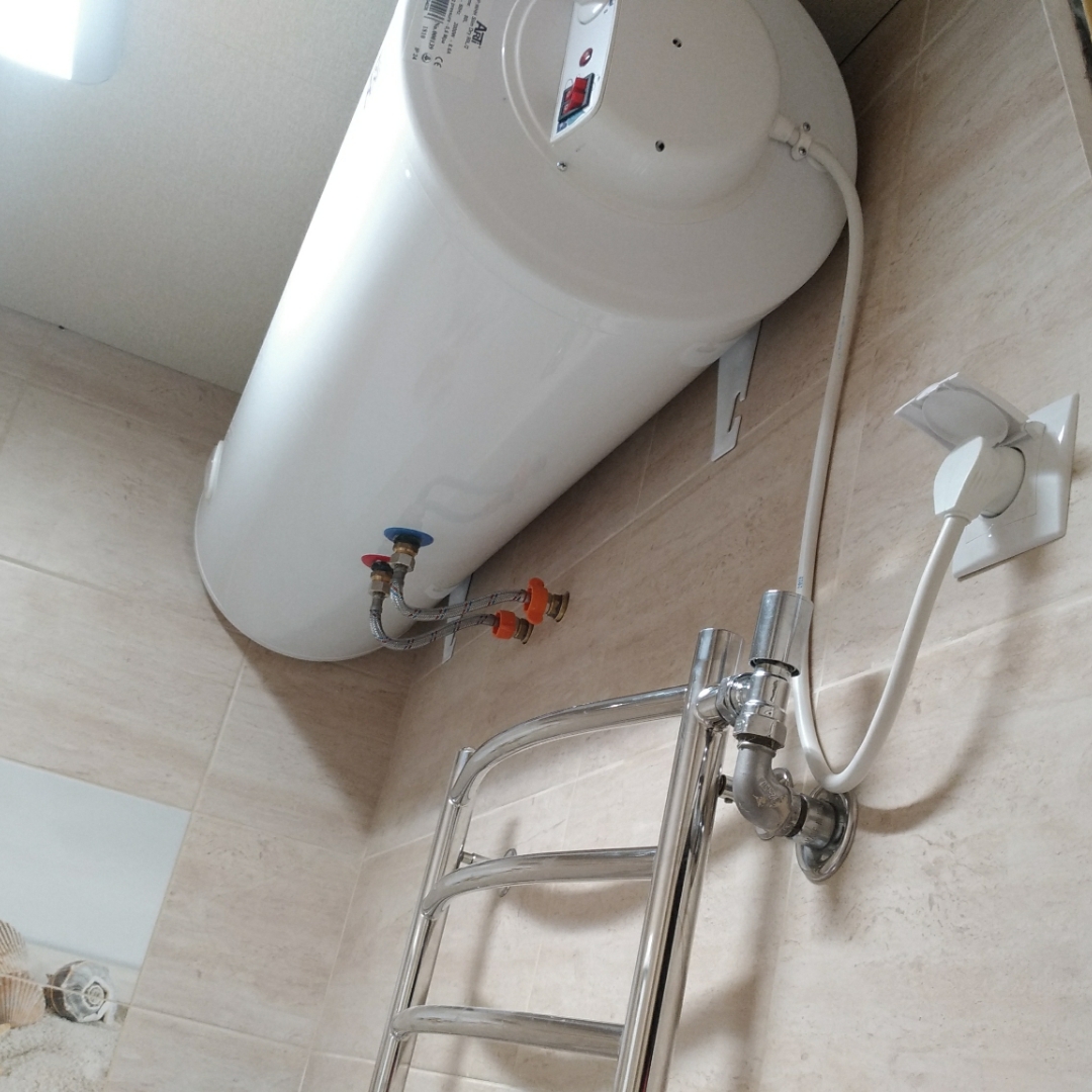 способы установки водонагревателя в ванной комнате